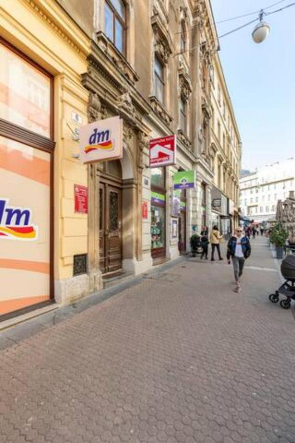 Zagreb Bunker At Main Square Apartamento Exterior foto